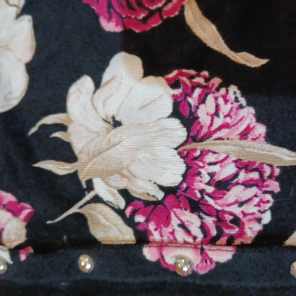 Gorgeous White House Black Market Floral Cardigan - Picture 3 of 8